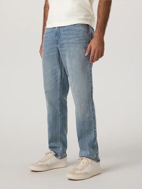 Vuori Vintage Jean Classic Fit 30” (Size 34)
